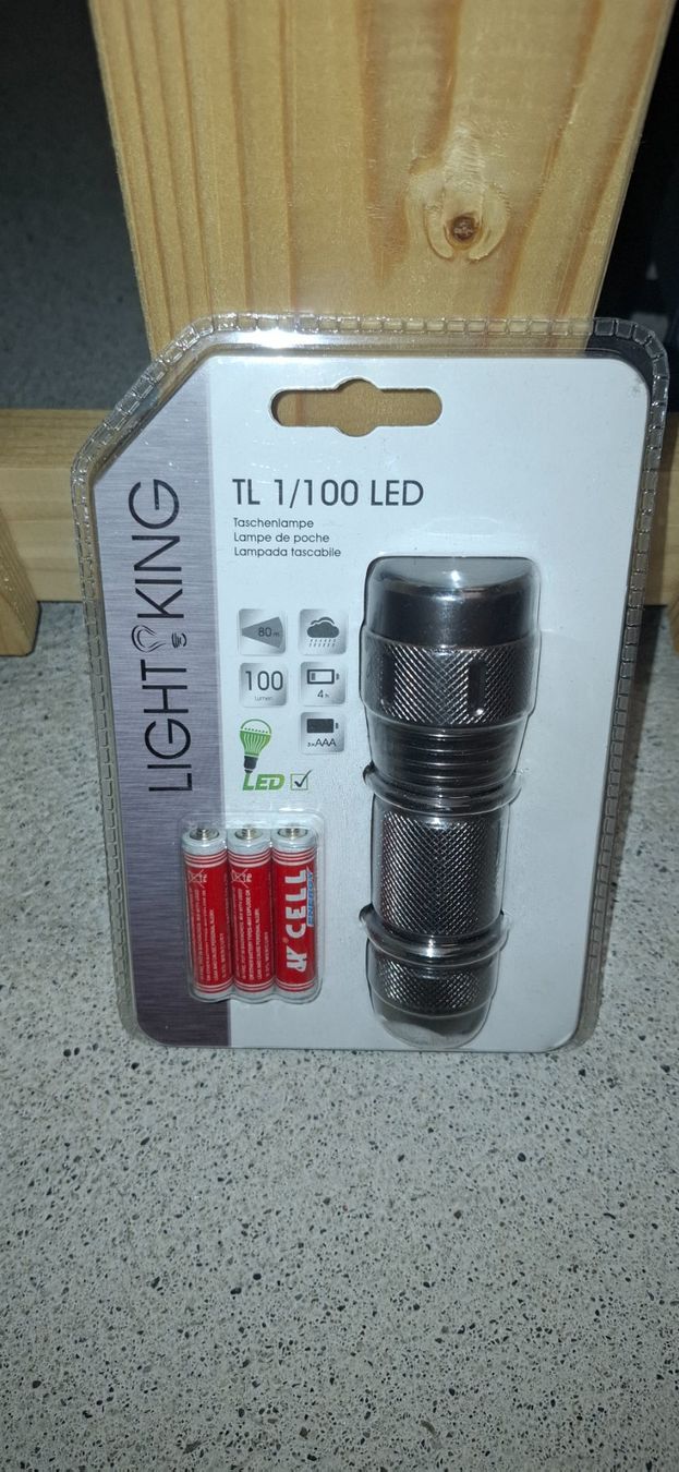 Lampade: Taschenlampe – Nuovo e nell'imballaggio originale da Zürich venduto da male80