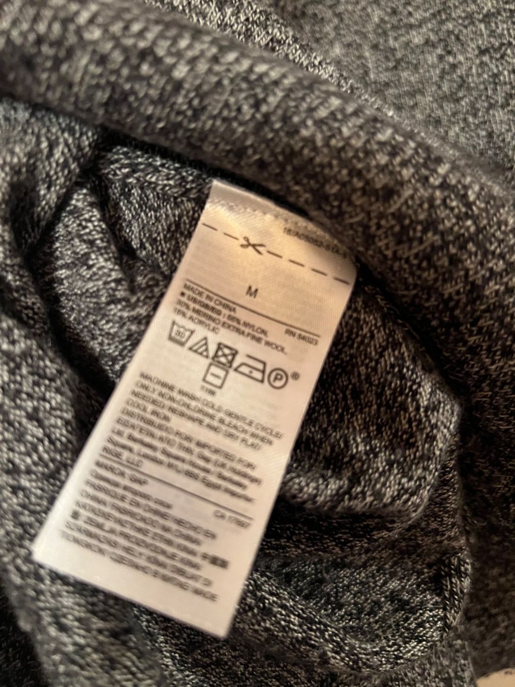 Gap Maglioni & Felpe: Pullover Gap grau meliert mit Seitenschlitzen gebraucht – Usato da Ruggell venduto da Malbuntiger01 5