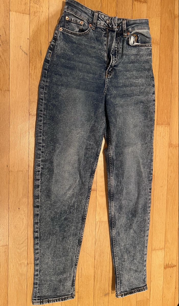 H&M Jeans: H&M Jeans 34 – Nuovo (secondo la descrizione) da Neuhaus SG venduto da bernike