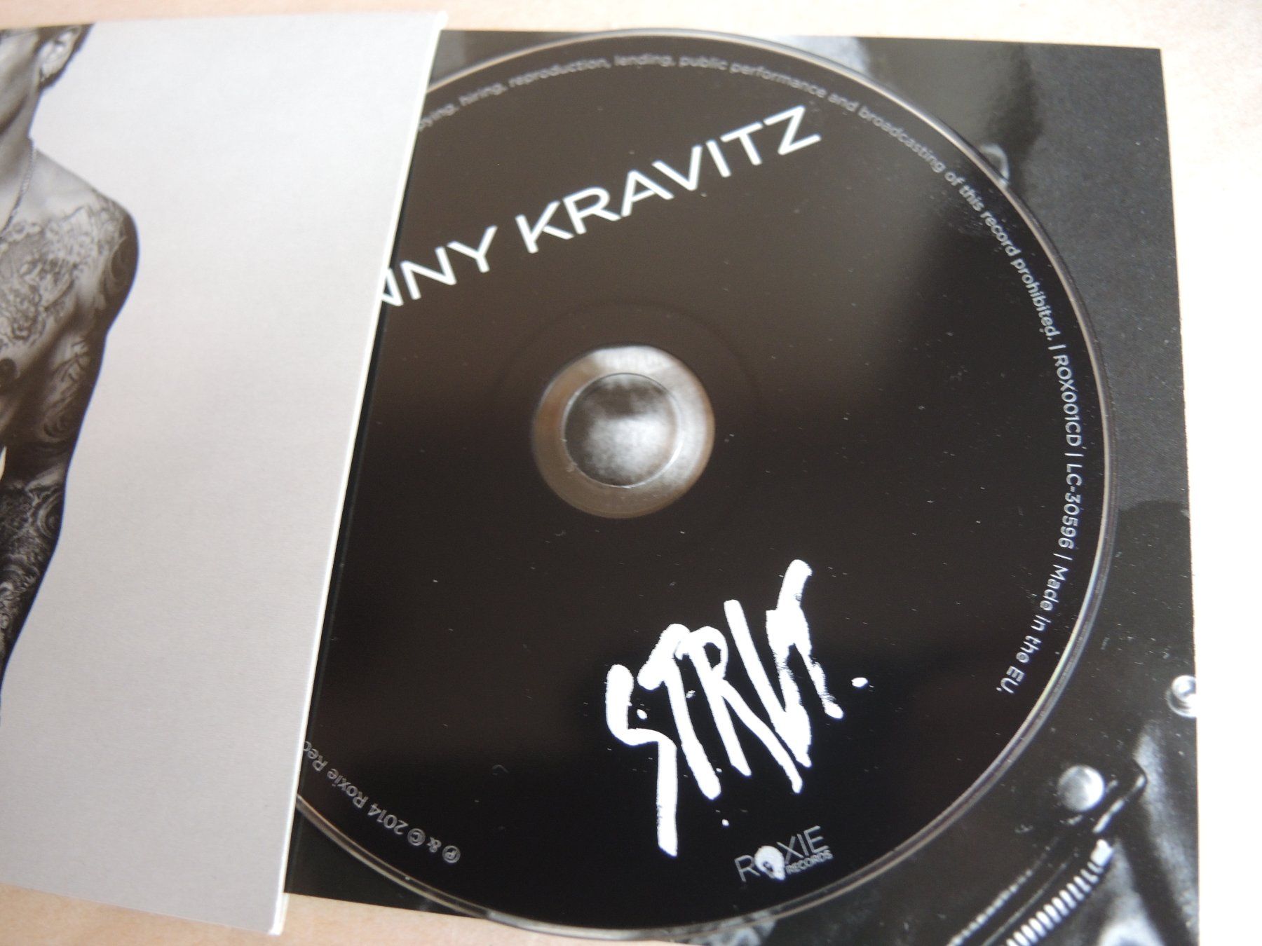 CD: Lenny Kravitz " Strut " CD Album mit Poster – Usato da Rorschach venduto da maeck8 2