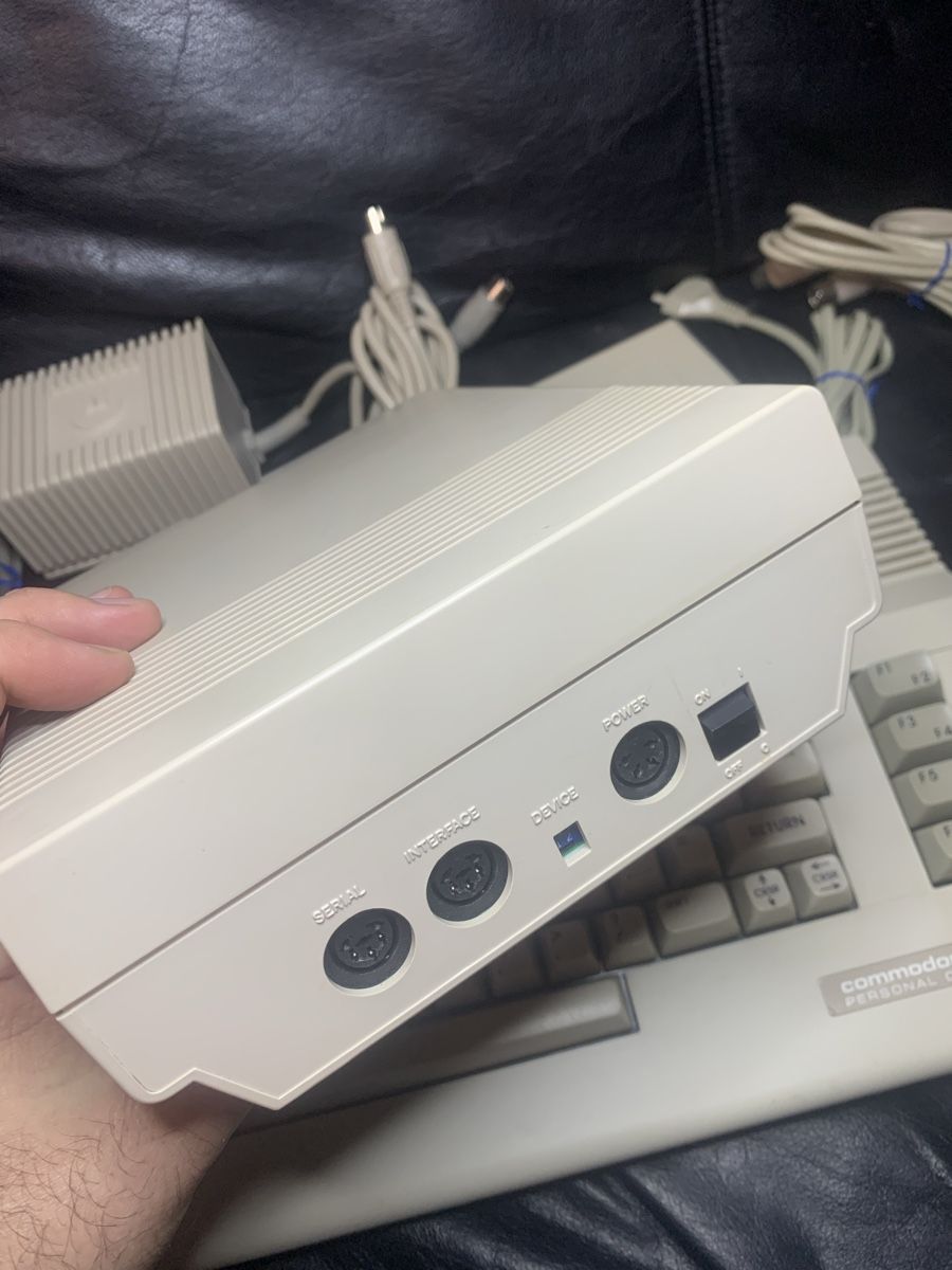 Commodore PCs: Commodore 64 – Gebraucht aus Basel von  6