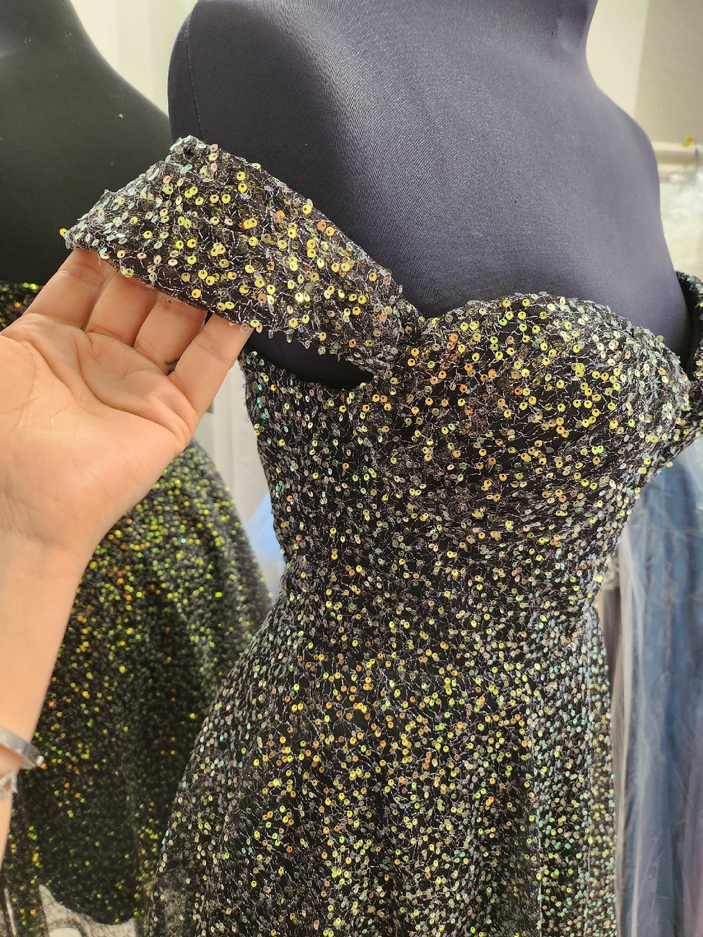Kleider: Schwarz kleid – Neu (gemäss Beschreibung) aus Uster von VMT. 3