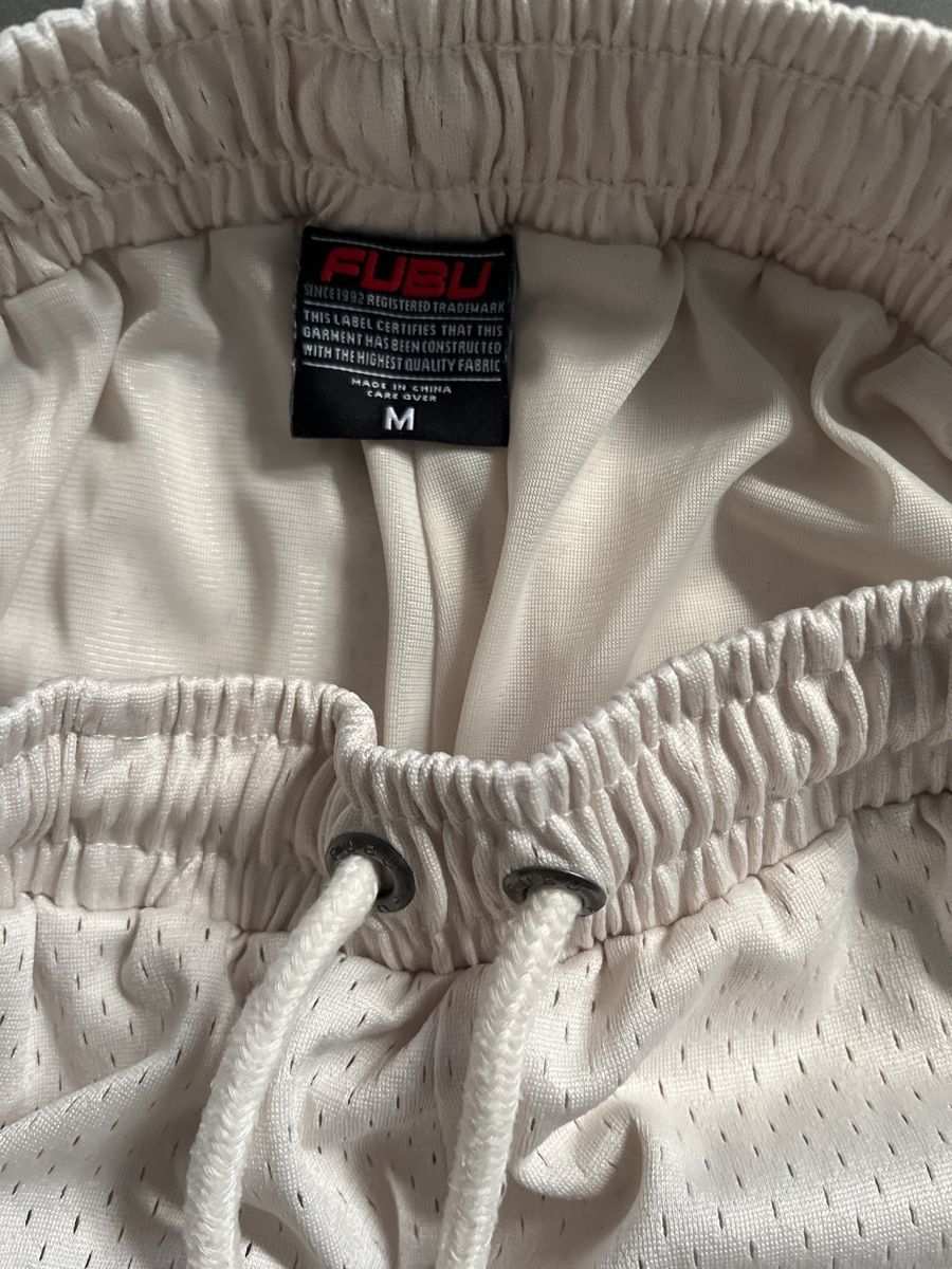 Fubu Pantalons: FUBU Shorts Grösse M  – Neuf (Voir description) à Sigriswil par Krugle83 2