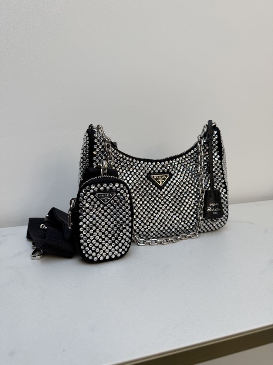 Prada Borse da donna: NEW Prada Re-Edition 2005 satin bag with crystals – Nuovo (secondo la descrizione) da Vacallo venduto da kellyyy