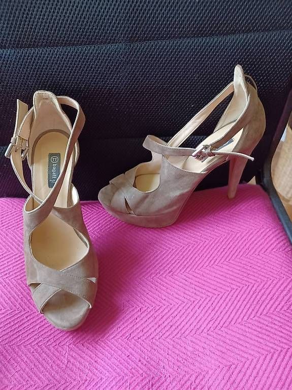 Scarpe da donna: Sandales à talons – Usato da Soyhières venduto da 5jm_5czl 1