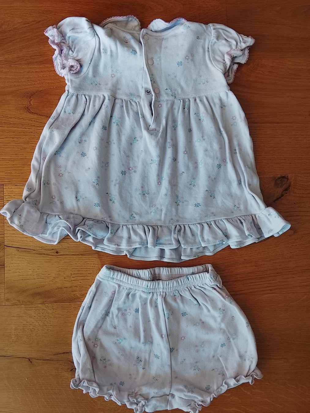 Vestiti & Gonne: Babykleid Gr.ca.9 Monate – Usato da St. Gallen venduto da Okonomyiaki 1