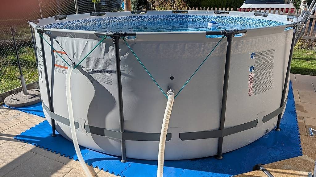 Schwimmbad: Bestway Pool 3.66m x 1.22m – Gebraucht aus Niederlenz von Griddle 2