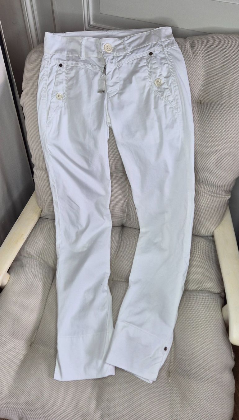 High Pantaloni: Hose High – Usato da Leissigen venduto da ali_k9v8
