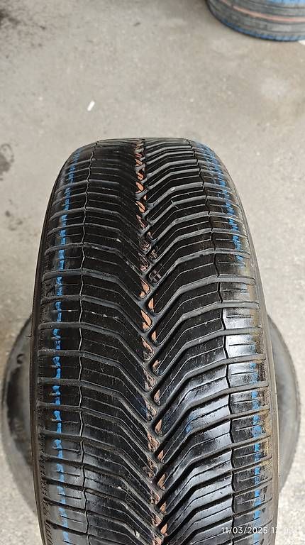 Pneumatici & Ruote complete: 235-60-18 Gomme Michelin Crossclimate Suv  – Usato da Taverne venduto da mar_v68c 1