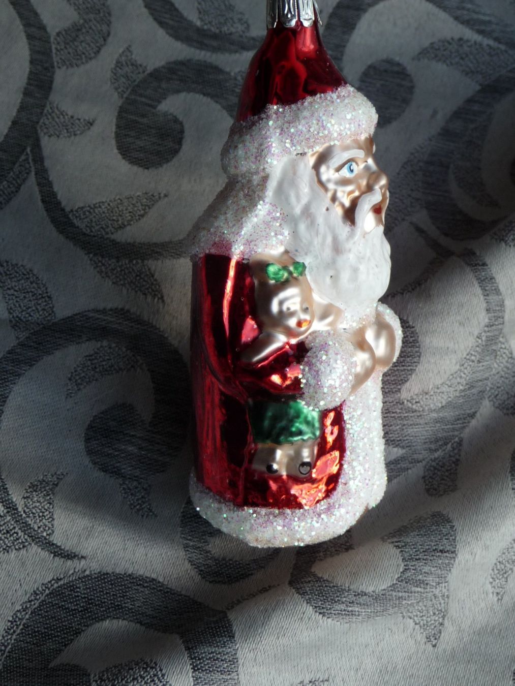 Tutte le decorazioni: Weihnachtsmann mit Puppe Christbaumschmuck – Nuovo e nell'imballaggio originale da Alpnach Dorf venduto da marvo 3