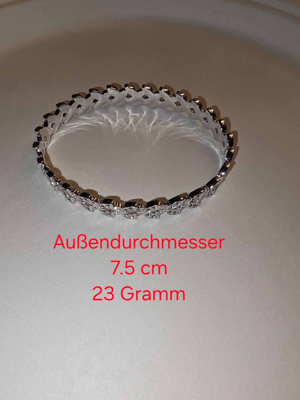 Bracciali & Braccialetti: Silberfarbenes Armband mit Muster, neuwertig, SWAROVSKI – Nuovo (secondo la descrizione) da Zürich venduto da qer_2t8q 1