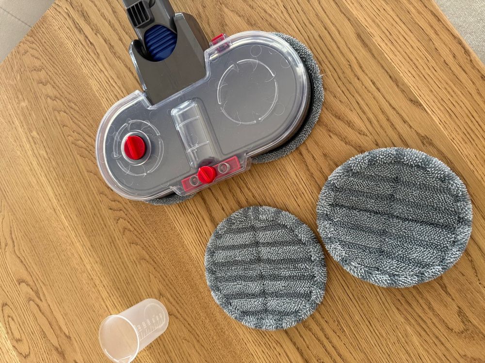 Wunderschne Dyson V12 Wischaufsatz Bilder