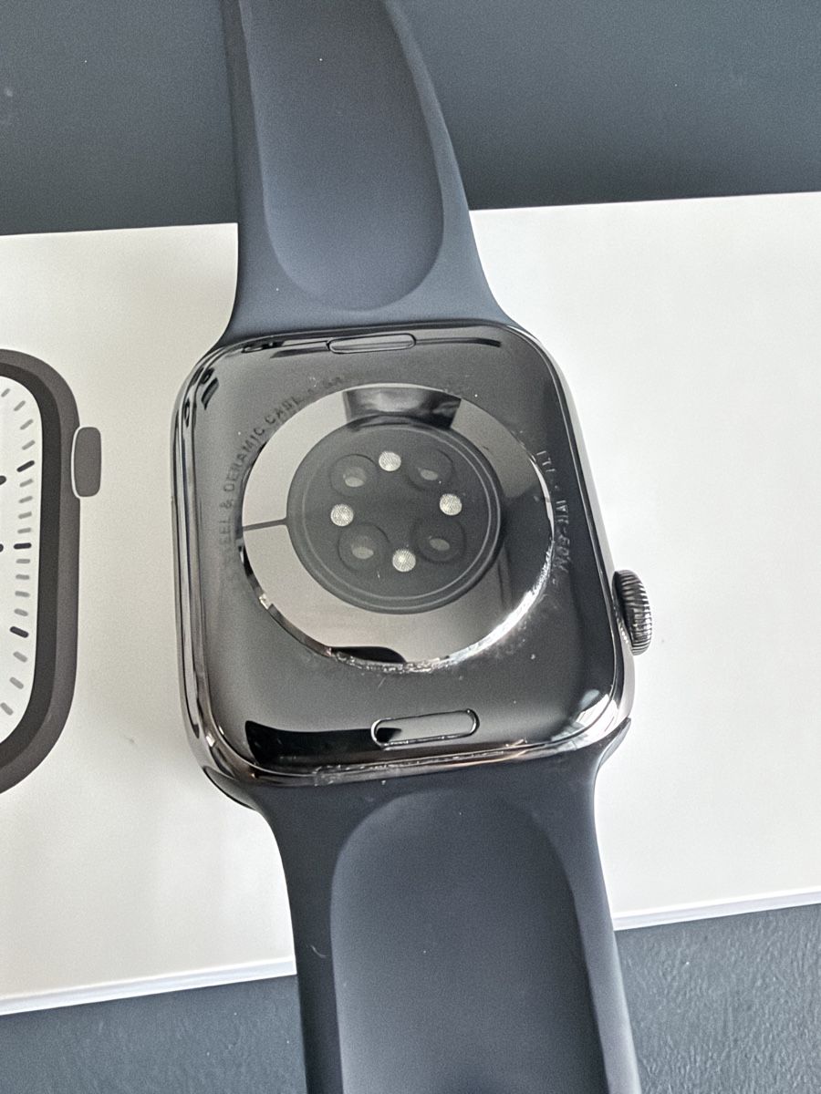 Apple Smartwatch: Apple watch Series  7 – Usato da Zürich venduto da arb_9qhc 2