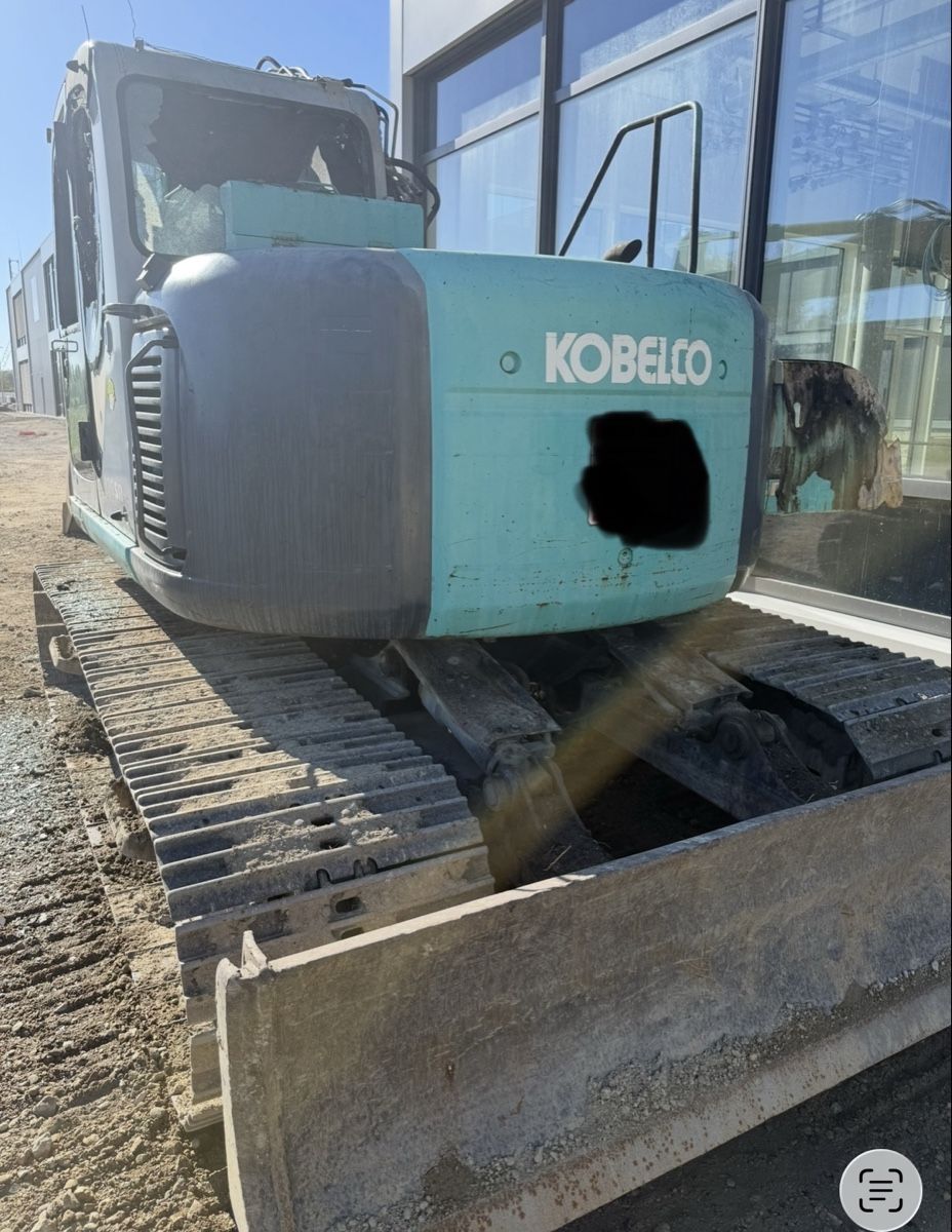Kobelco Bagger: Bagger Kobelco SK 135 mit Schild – Gebraucht aus Niederbipp von baggerch