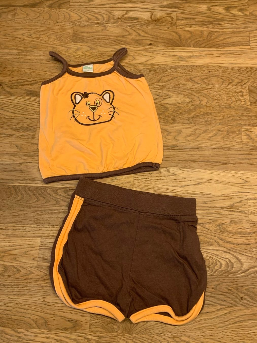 Lotti & Set di vestiti: Set Top und Shorts Gr.62 – Nuovo (secondo la descrizione) da Oberdorf SO venduto da sa-na