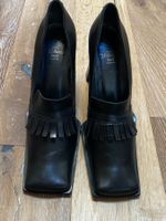 Belles chaussures noires. EUR38