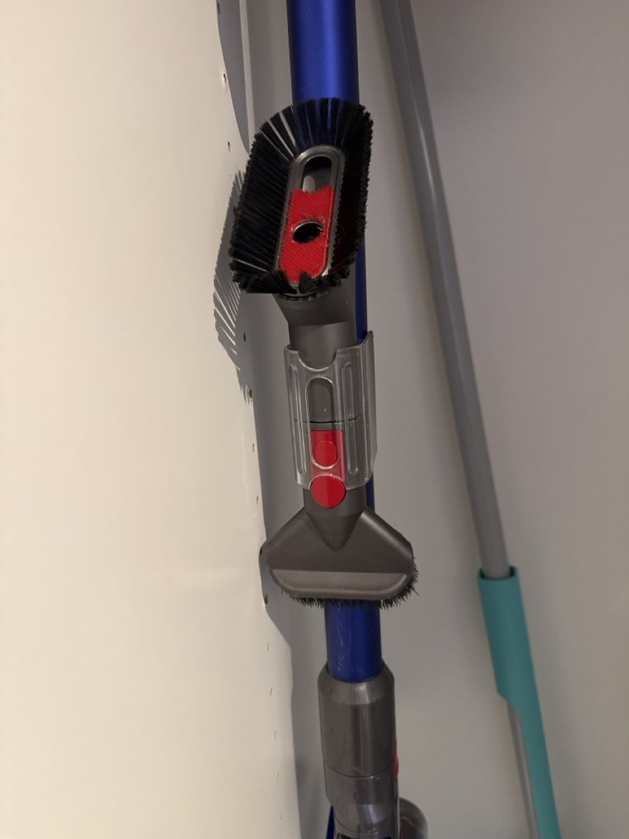 Dyson Aspirapolveri & Accessori: Dyson V11 absolute detect  – Usato da Thalwil venduto da Nifili 2