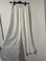 Sommerliche weisse Stoffhose mit Spitze, Grösse M/L