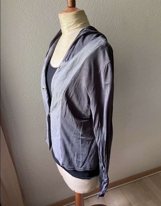 Nile Giacche: NILE Kapuzenjäckli mit Seide M – Nuovo (secondo la descrizione) da Bremgarten AG venduto da merlindimi 3