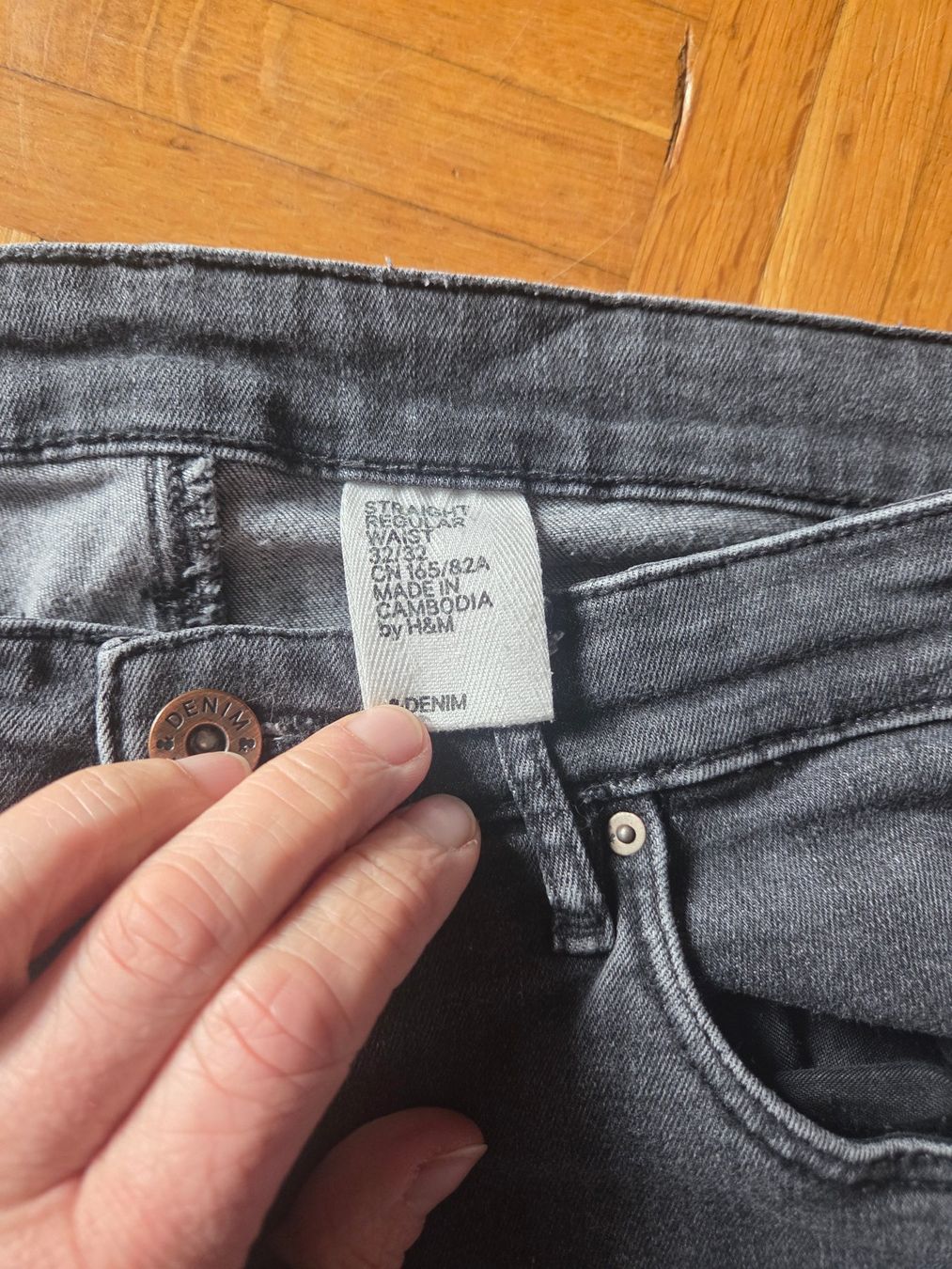 Pantaloni: 3 Hosen 32/32 – Usato da Basel venduto da grandfamily 2