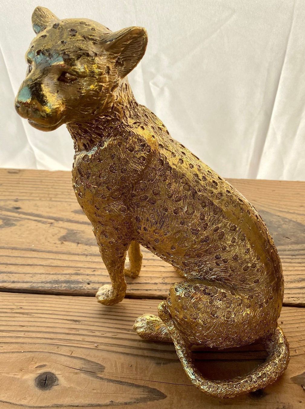 Statuette: Leopard sitzend in Gold / Neu/OVP – Nuovo e nell'imballaggio originale da Volketswil venduto da rubin74