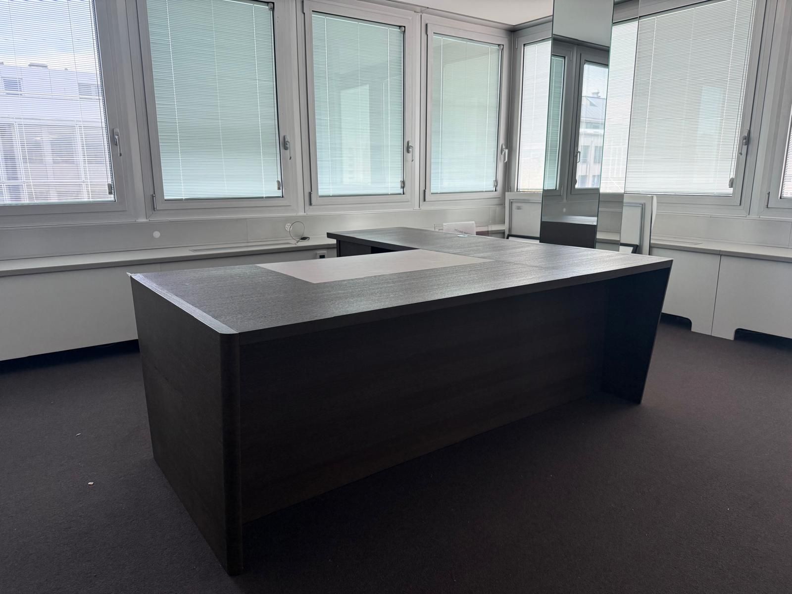 Scrivanie: Bureau Direction fait sur Mesure – Usato da Genève venduto da rod_y92f 4