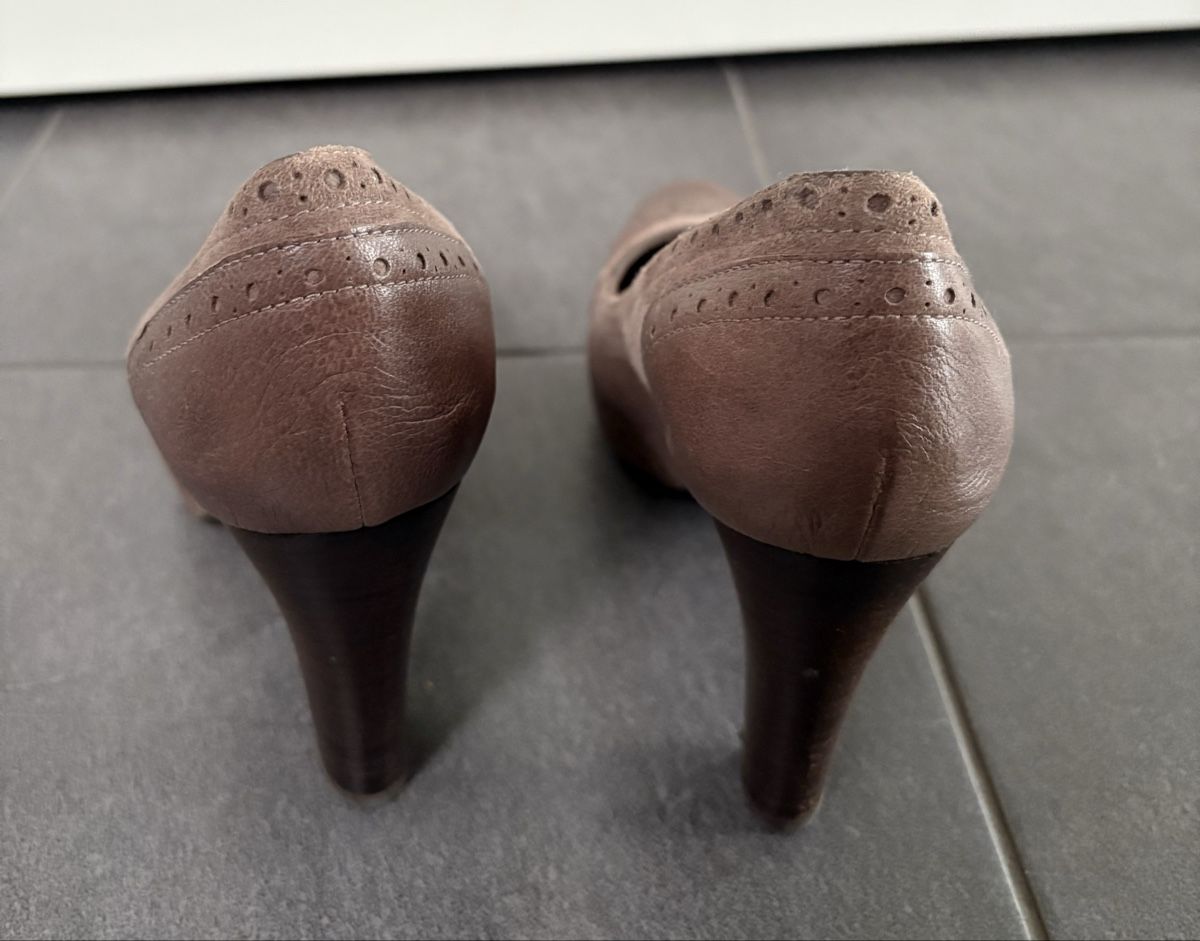 Unisa Damenschuhe: Leder Pumps Unisa Gr. 38 – Gebraucht aus Tagelswangen von lykainion 1