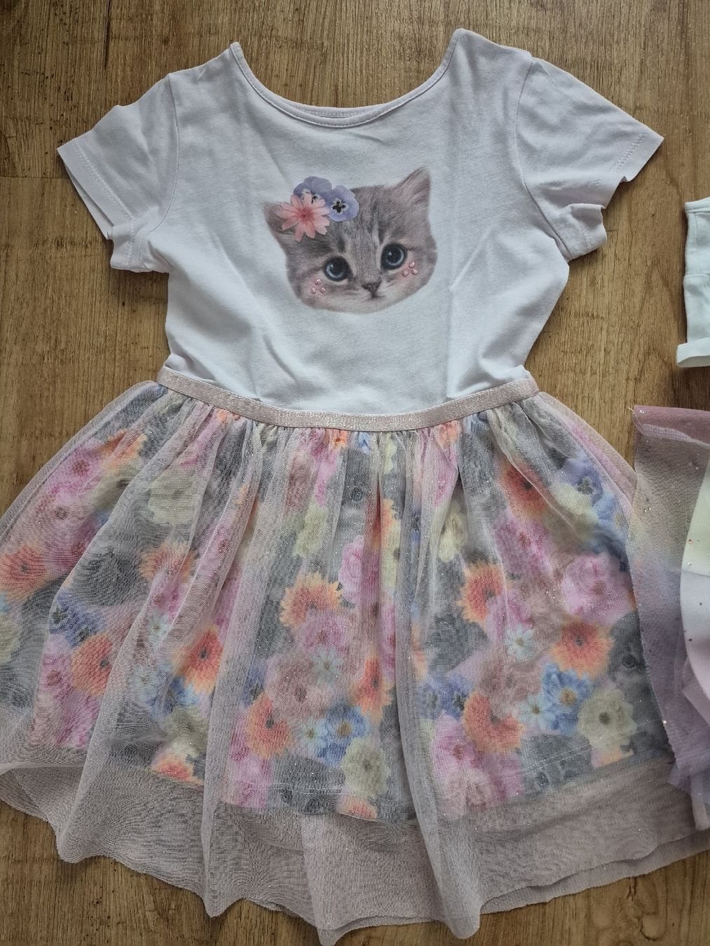 H&M Lotti & Set di vestiti: 5x kleid H&M Gr. 98-104 – Usato da Spiez venduto da V.H.K. 1