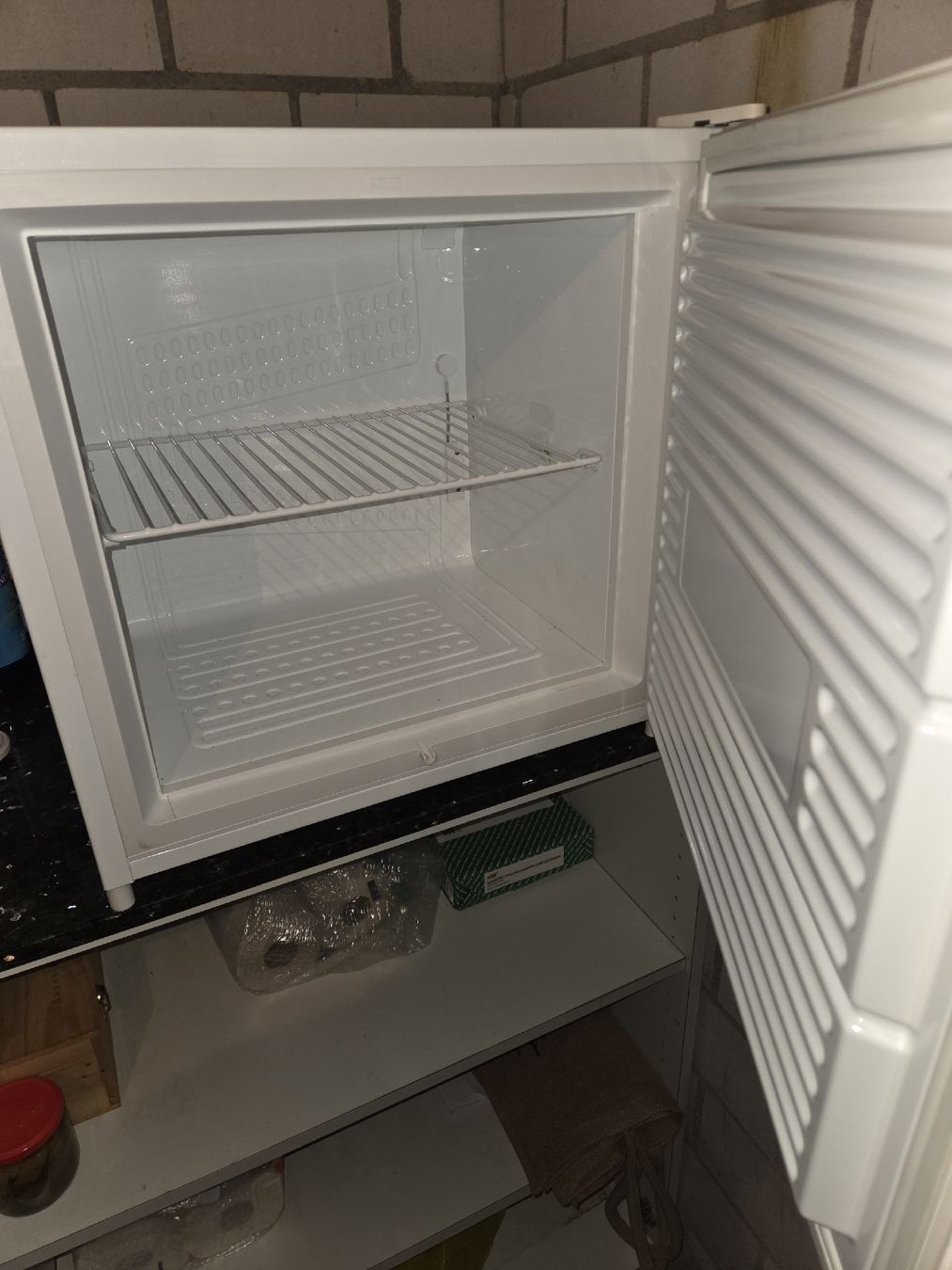 Novamatic Congelatori: FUST Novamatic Gefrierschrank – Usato da Flamatt venduto da Lirpa01 1