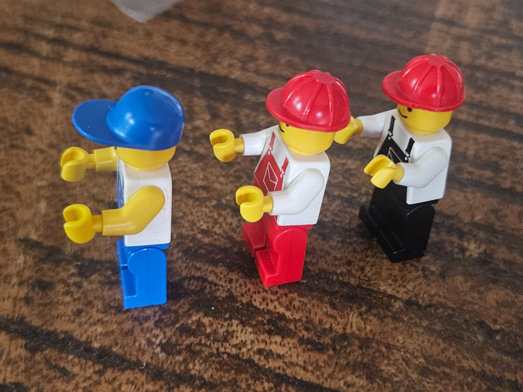 Lego Kit di costruzioni: lego lot de 3 figurines – Usato da Confignon venduto da Ecrofigs 2