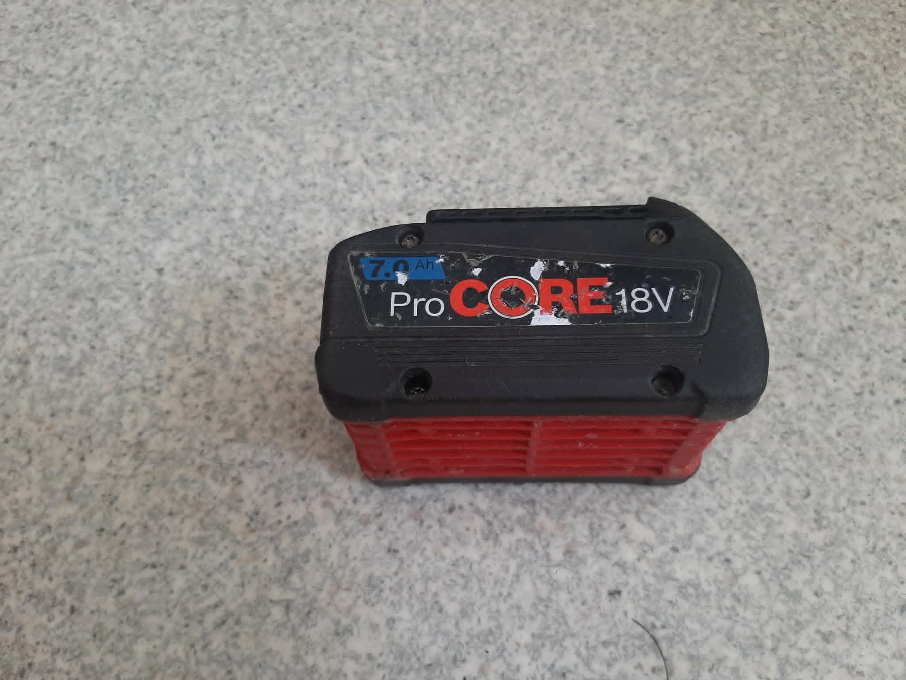 Bosch Accus & piles: Bosch ProCore akku 7 Ah  18 V defekt – D'occasion à Richterswil par Vadi71 1