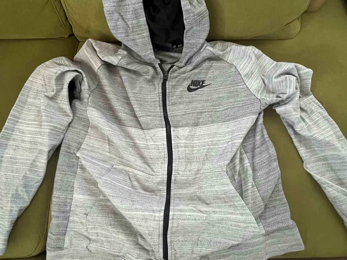 Nike Jacken: NIKE TRAINERJACKE GRÖSSE L – Gebraucht aus Bern von Tres_Calas43860 1