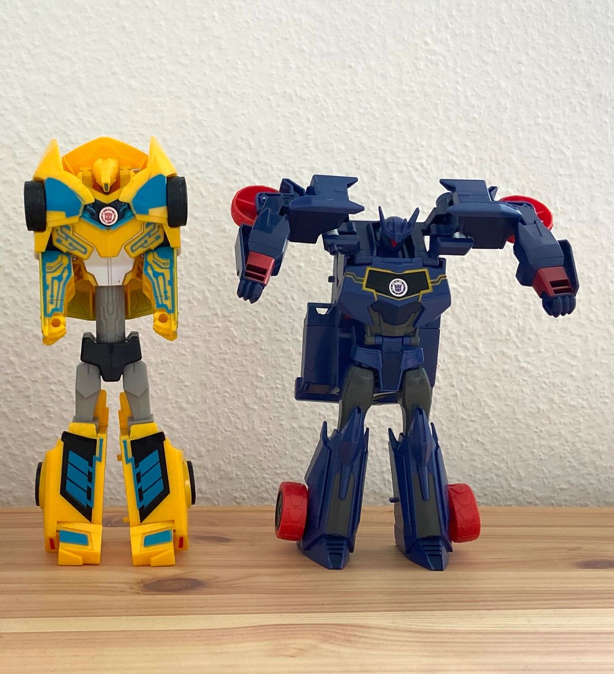 Giocattoli: Lot de 2 Transformers robot voiture – Usato da Prilly venduto da ade_7jdc