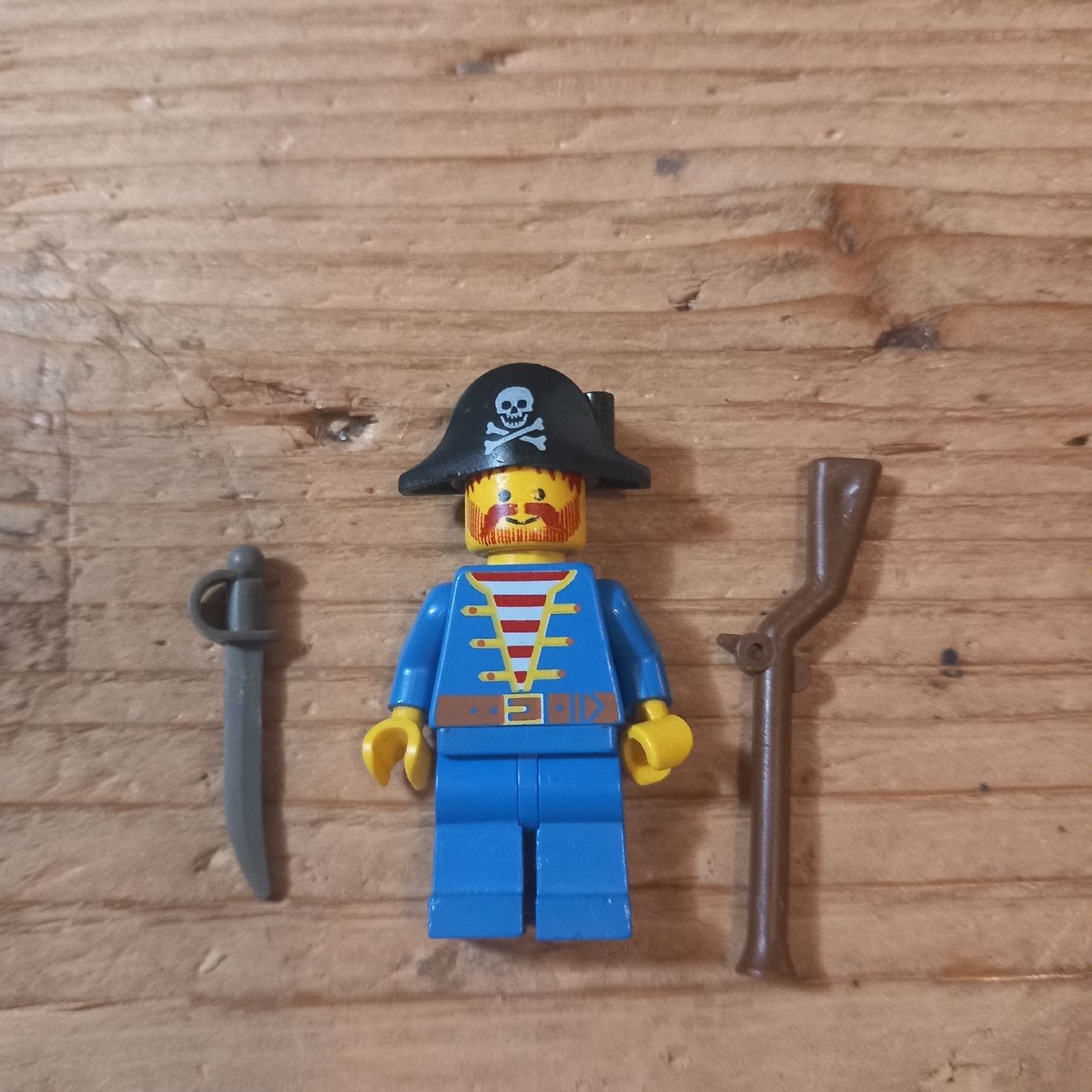 Lego Jeux de construction: Lego Pirat Figur mit Zubehoer  – D'occasion à Ebnat-Kappel par blazzi