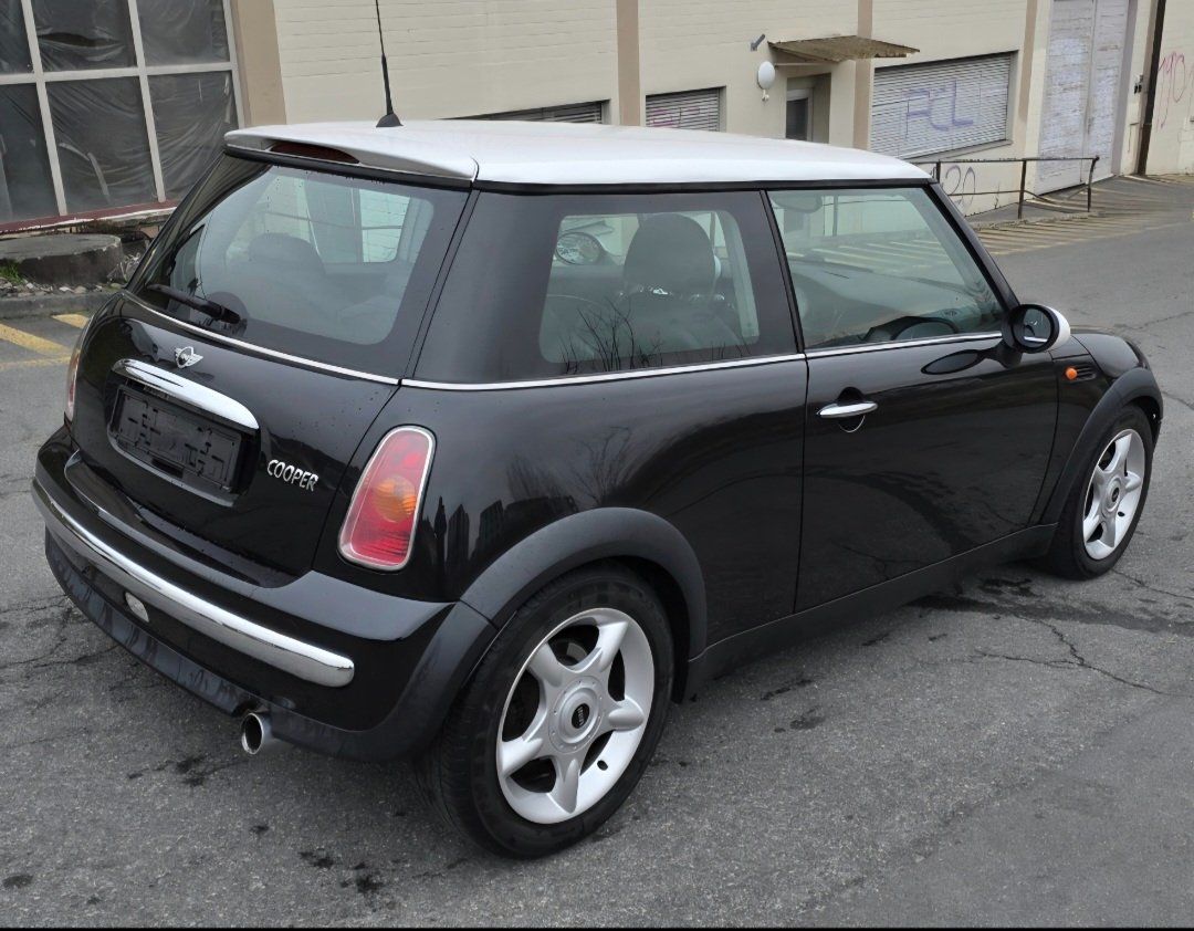 Mini Autos: Mini Cooper 1.6i, 190000 Km, 2003 Jg – Gebraucht aus Obernau von san_876m 2