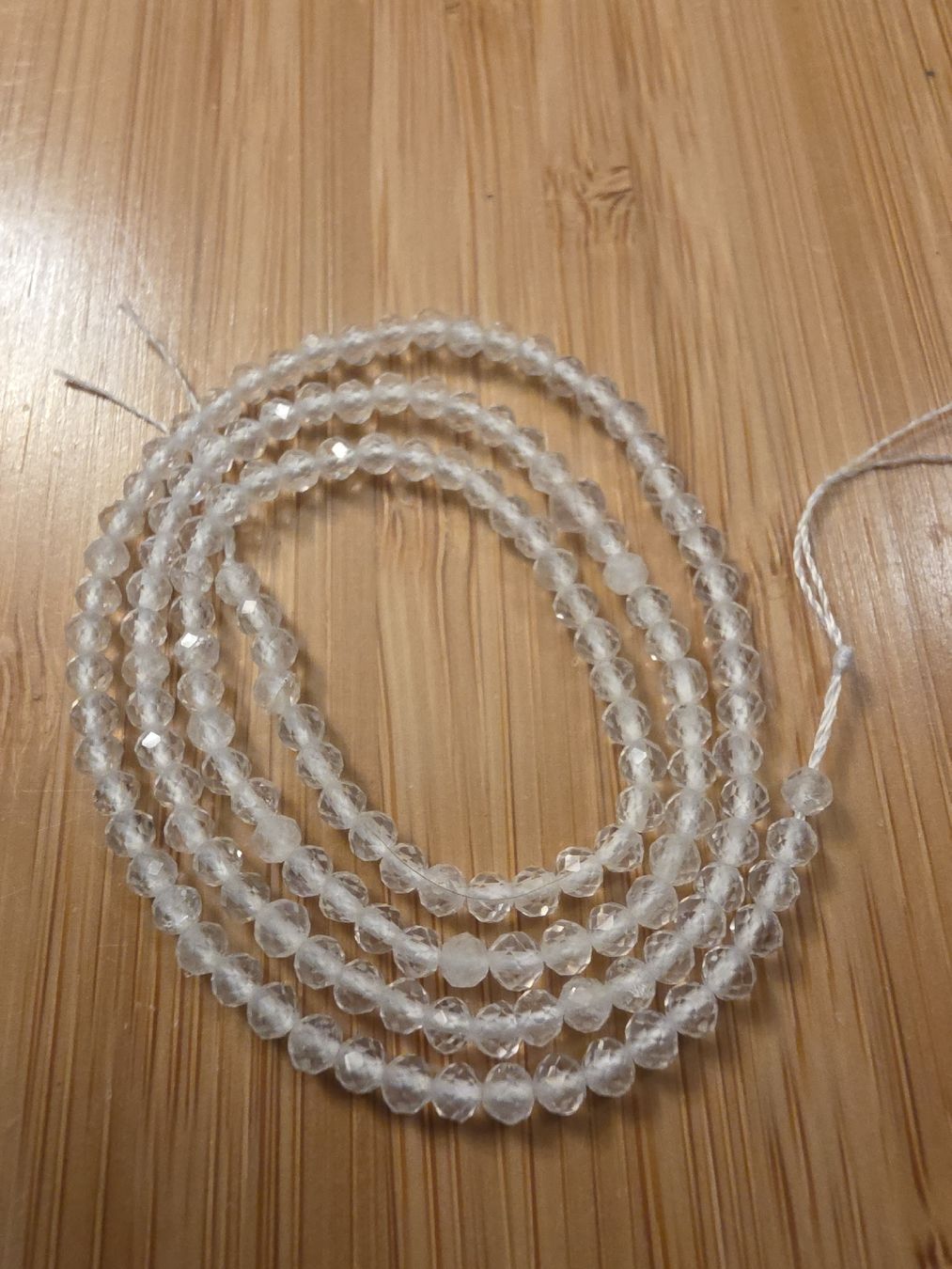 Minerali & Pietre curative: Bergkristall facettiert 3mm. Strang – Nuovo e nell'imballaggio originale da Menziken venduto da Mirager 1