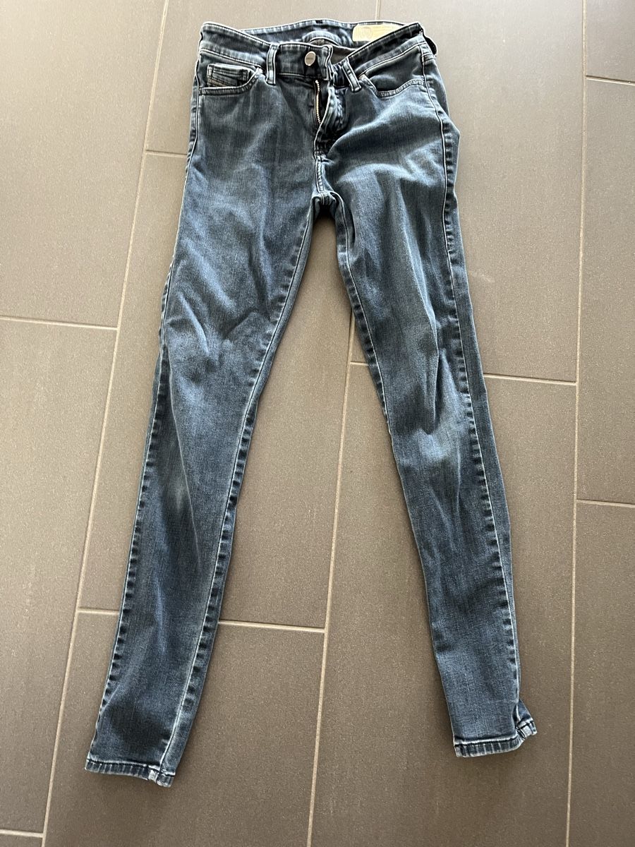Diesel Jeans: Jeans Diesel Gr 26 / 32 – Usato da Stallikon venduto da Danisibu