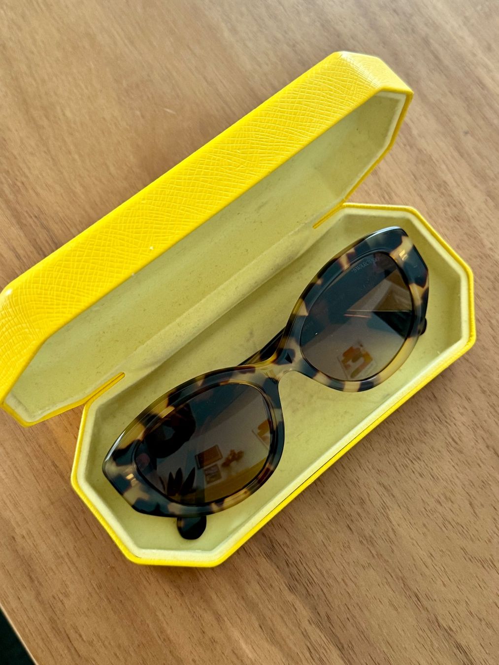 Swarovski Lunettes & Verres: Swarovski Sonnenbrille Medium Havana – D'occasion à Zürich par lea_s_97 3