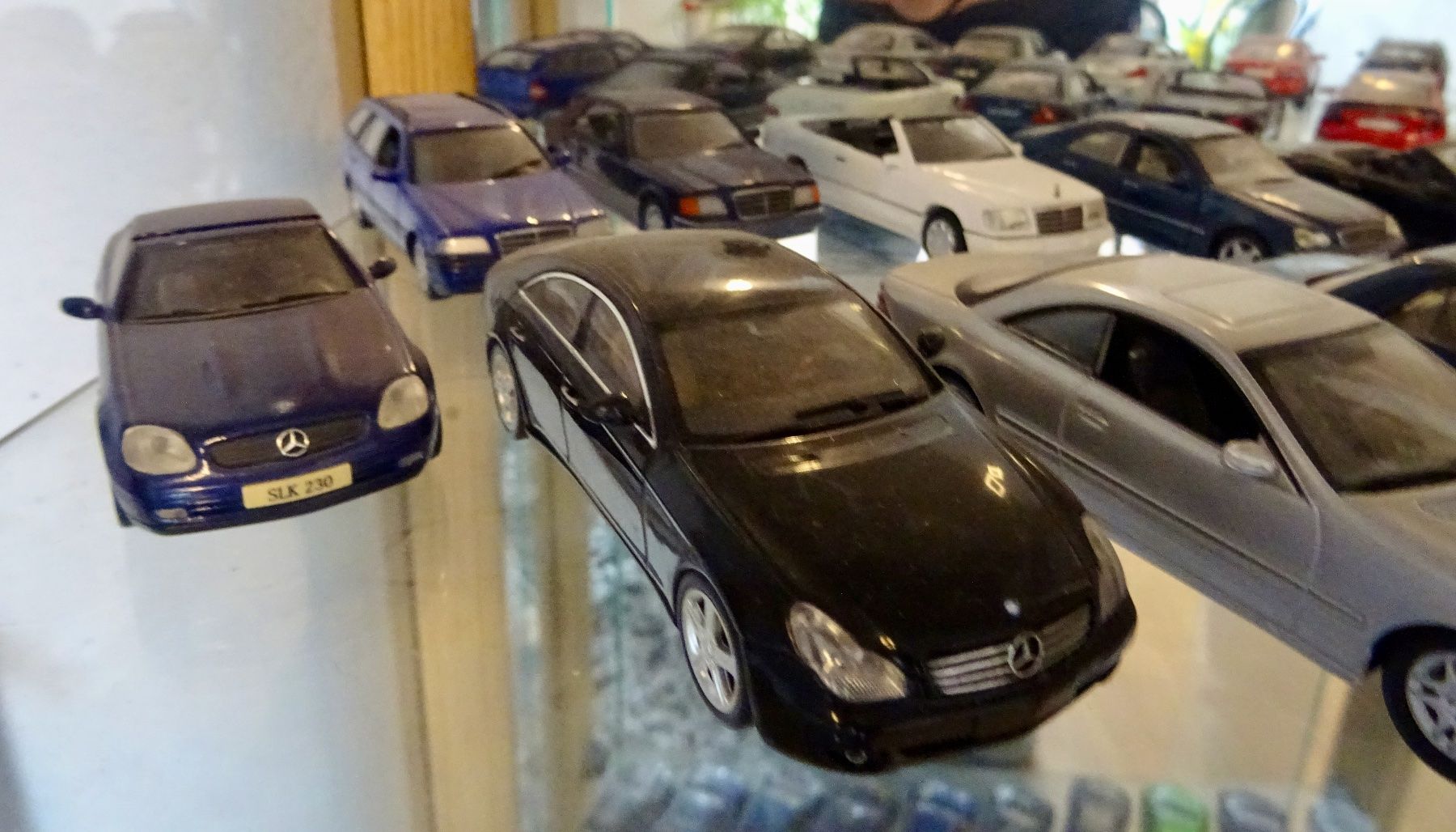 Minichamps Modellini d'auto: Mercedes Minichamps, 16 modèles – Usato da Court venduto da Cedos 1