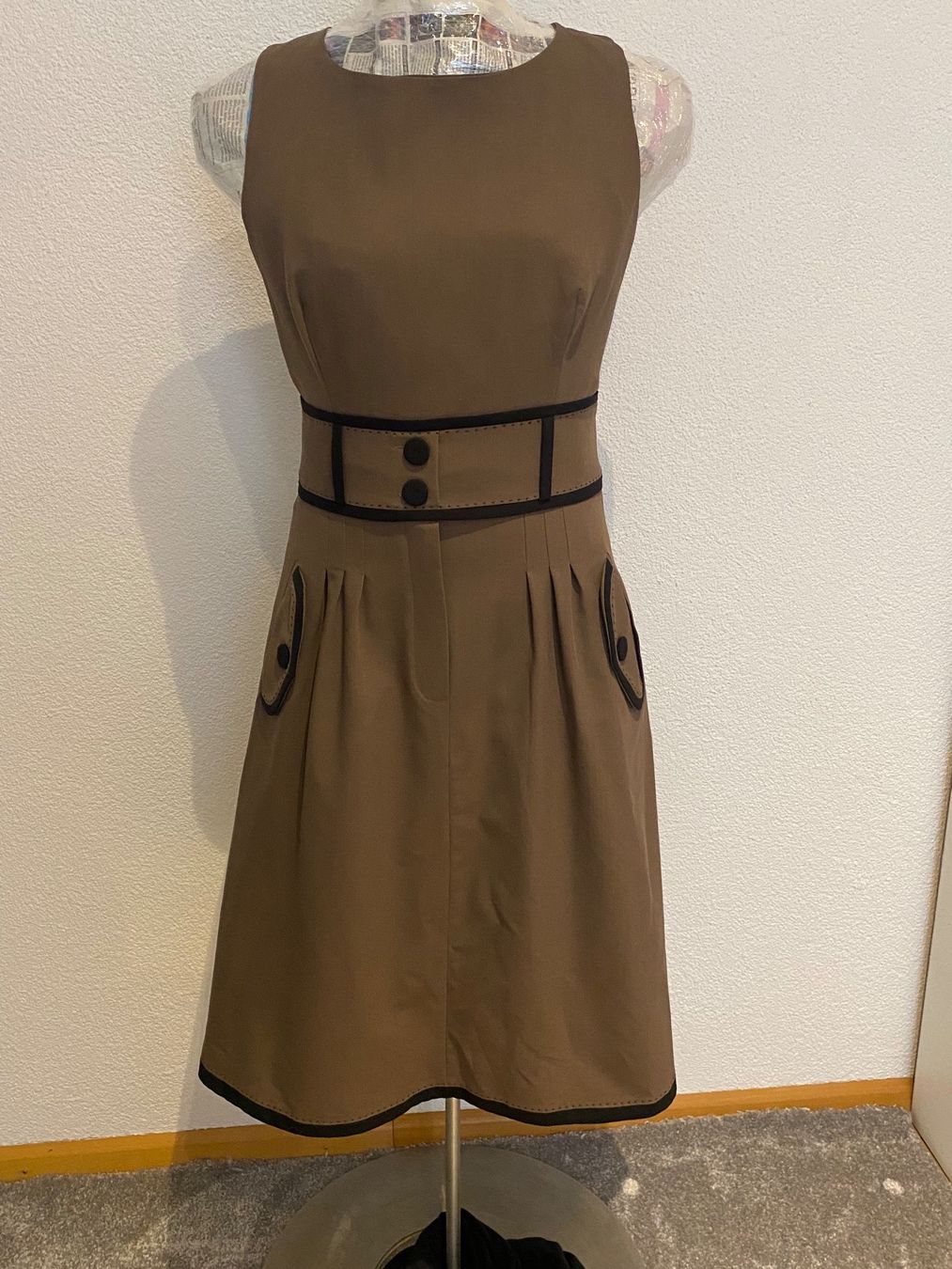 Robes: Kleid braun/ schwarz – D'occasion à Liestal par Goldart