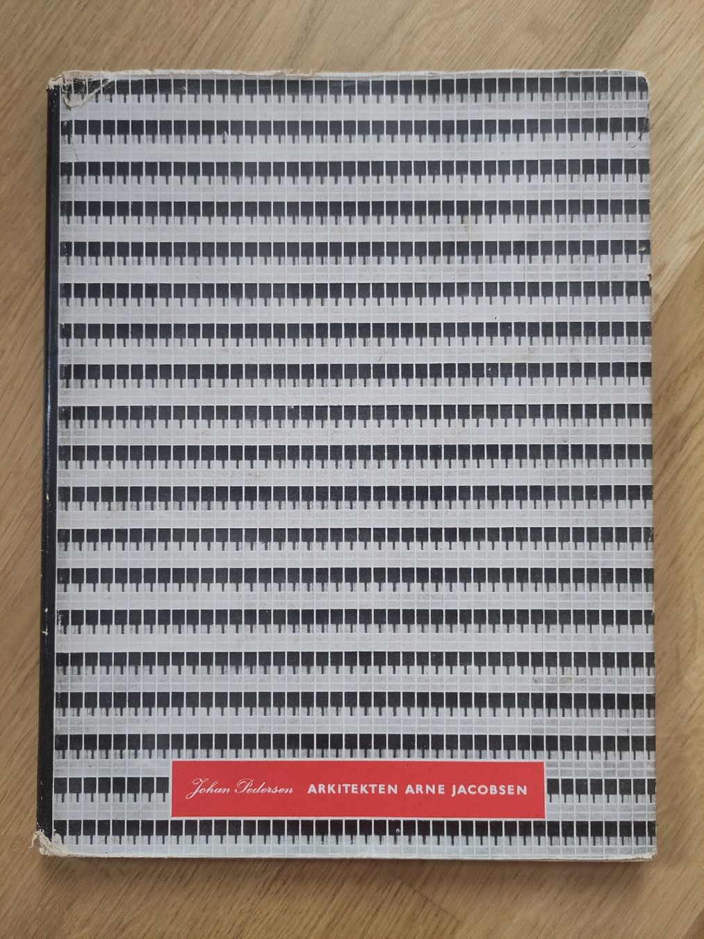 Libri: Arkitekten Arne Jacobsen (Johan Pedersen) – Usato da Zürich venduto da Hoernli123