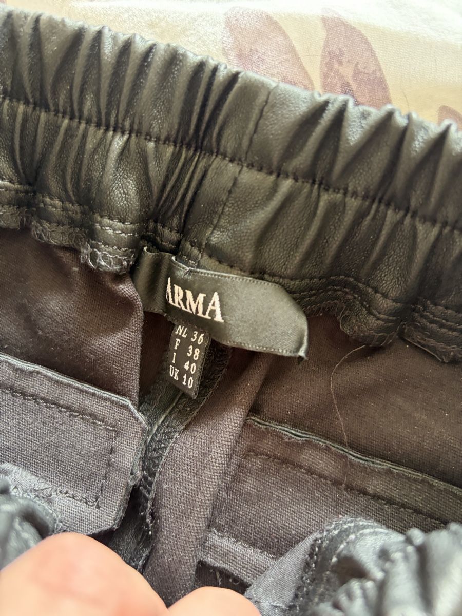 Pantaloni: Arma Lederhose – Usato da Basel venduto da Brunner.T 3