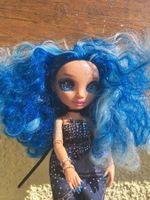 Schöne, grosse Rainbow High Puppe, blaue Haare 26cm