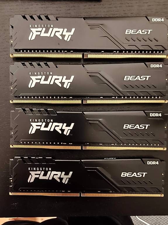 Memoria / RAM: DDR4-3200 RAM (32GB Sticks) – Usato da Volketswil venduto da Snacketti97 2