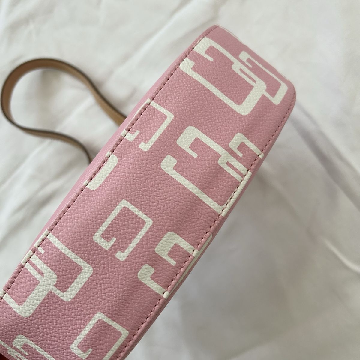 Guess Borse da donna: Sac guess vintage y2k rose – Usato da Genève venduto da Niara18 3