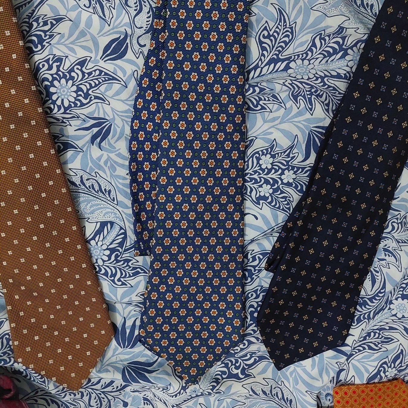 Kiton Cravatte: 6-er Krawatten handgefertigt Kiton - Neu – Nuovo (secondo la descrizione) da Walenstadt venduto da ELNINOMARAVILLA 2