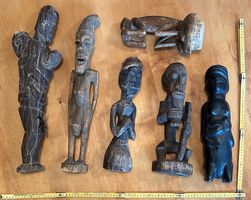 Alte, afrikanische Sammlung mit 6 Skulpturen