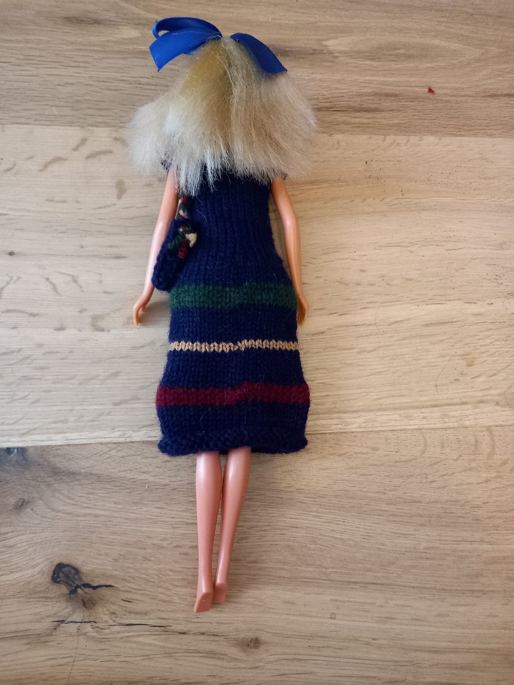 Bambole: Steffi Puppe mit selbstgestricktem Kleid und Tasche – Nuovo (secondo la descrizione) da Aarburg venduto da chregi79 1