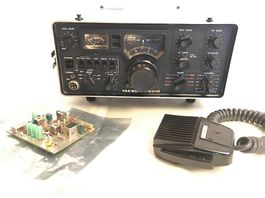 Transceiver Yaesu FT221R mit Mutek Frontend (eingebaut)