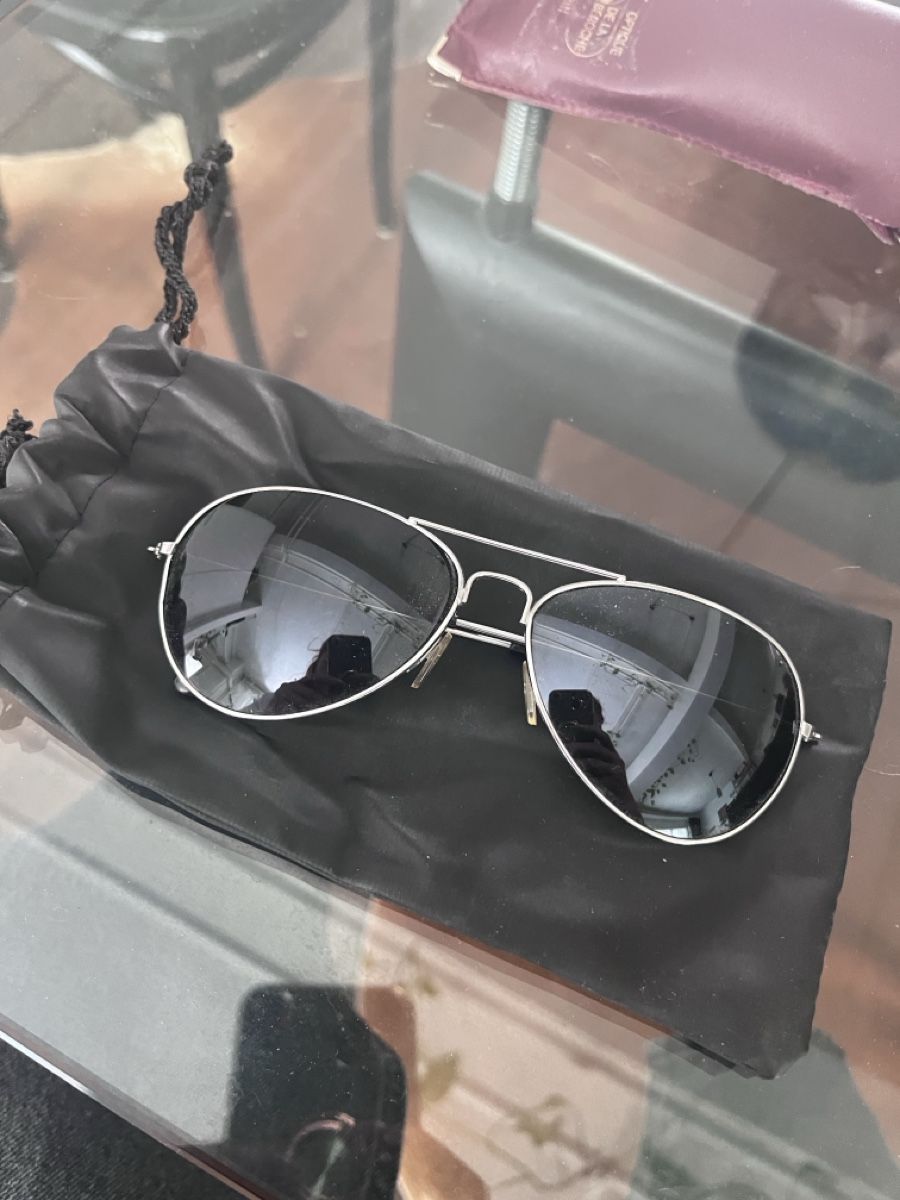 Occhiali & Lenti: Lunettes de soleil aviateur argentées - Élégance assurée – Usato da Zürich venduto da ivi_aka_d